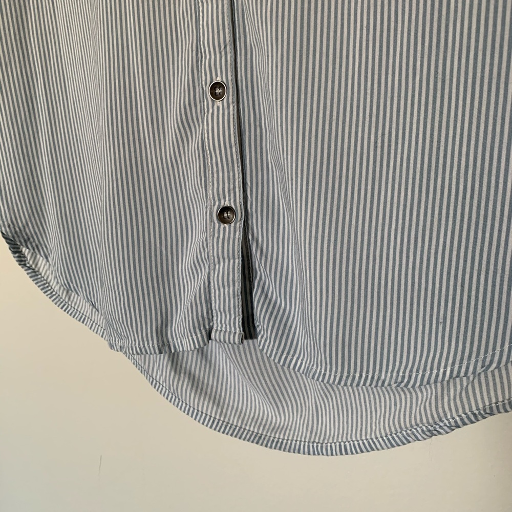 Striped button down blouse - Picture 4 of 7